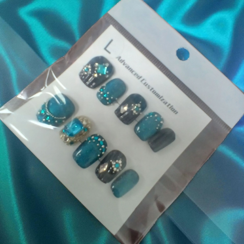 Handmade Blue Hughes Cat Eye Press On Nails 10 Pcs